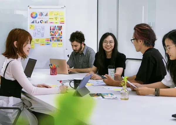 チームの作業風景